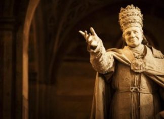 Наймолодший і самий скандальний за всю історію Папа Римський