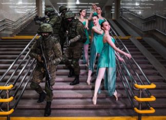 Святкова фотосесія уральських військових з балеринами потрапила на сторінки The Guardian