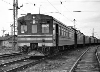 Розповідь дядька Гени , екс-машиніста приміської електрички в середині 90-тих