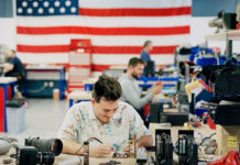 Палмер Лаки, «батько» Oculus Rift, розробляє систему віртуального поля бою для Пентагону