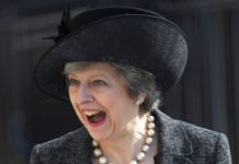 Люсі Дікерсон: Захід сонця над курником