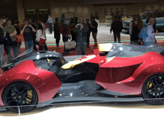 Дивний апарат Engler F. F. Superquad дебютував у Женеві