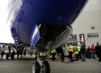 Десятки країн і авіакомпаній тимчасово заборонили авіалайнер 737 MAX