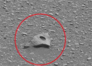 Curiosity виявив на Марсі дивний обєкт