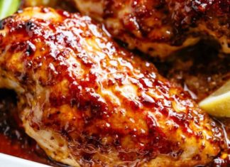 Соковита грудка в духовці: рецепт приготування з фото, просто і смачно