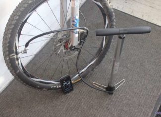 Нарешті! Розумний велонасос!