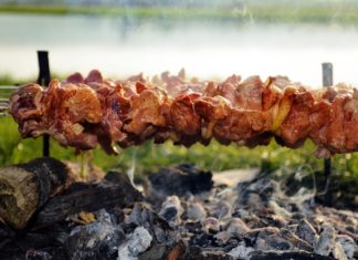 Як зробити вертикальний мангал своїми руками