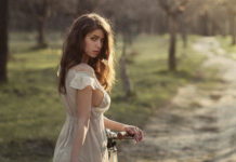 Ще два млинчика, і розходимося!.. – шепотіли Ленке шви на спідниці