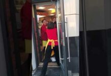 Вигнання Сатани, вселившегося у покупця в магазині