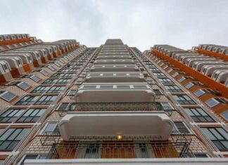 У Москві почалося заселення нового будинку, побудованого за програмою реновації