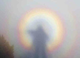 “містичне” природне явище-брокенський привид (3 фото)