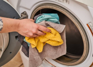 Як прати рушники (і ганчірки) з мікрофібри, щоб продовжити термін їх служби