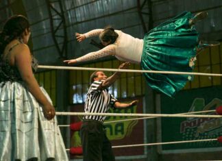 Літаючі чолітас: як проходять жіночі бої в болівії