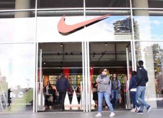 Купив 300 пар японських кросівок і продав їх з багажника авто: історія компанії nike