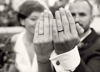 Тату замість обручки