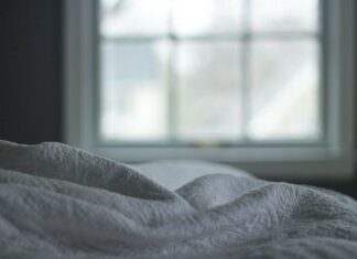 Чому не слід заправляти ліжко вранці: пояснює лікар nhs (1 фото)