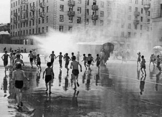 20 щасливих фотографій з радянського дитинства