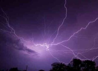 » монстри » грозових розрядів-768 кілометрів завдовжки і 17.1 секунд тривалістю