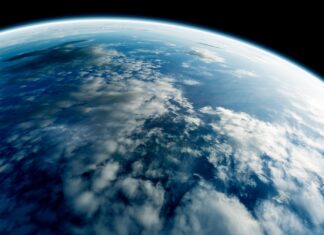 Тайны Термосферы: Погода Земли и Космоса Взаимосвязаны?