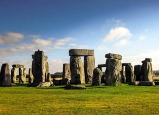 Тайна Шотландского Камня Стоунхенджа: Миллионлетняя Путешествие к Английскому Кругу