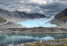 В Эхо Камней: Путешествие Познания с Бьорнеруд