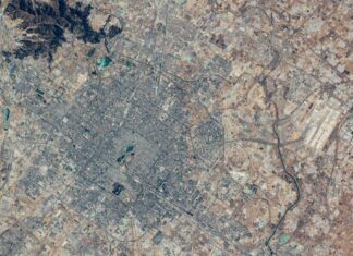 Пекин из космоса: Где история танцует с современностью