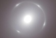 Кільце Ейнштейна: таємничий Тандем у Всесвіті, розкритий Евклідом