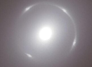 Кільце Ейнштейна: таємничий Тандем у Всесвіті, розкритий Евклідом