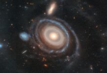 Космічне “яблучко”: Галактика з неймовірними Дев’ятьма кільцями