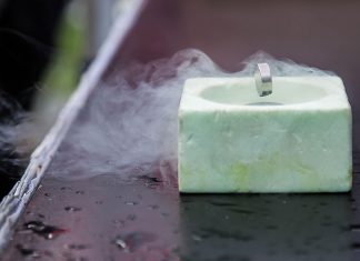 Вчені використовували левітуючий магніт для пошуку темної матерії