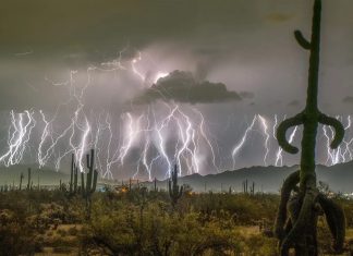 Найдовша” мега-спалах ” блискавки встановила новий шокуючий рекорд