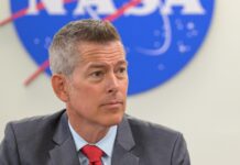 «Шон Даммі»: Чому Ілон Маск атакує в.о. глави NASA?