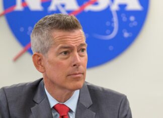 «Шон Даммі»: Чому Ілон Маск атакує в.о. глави NASA?