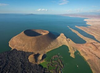 Як зміна клімату може викликати землетруси та виверження: приклад озера Туркана