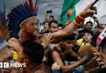 Протестувальники порушують заходи безпеки COP30 під час переговорів про зміну клімату в Амазонії