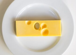 У новому дослідженні вживання сиру знижує ризик деменції