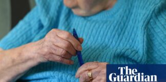 Зміни мозку при хворобі Альцгеймера, виявлені у 10% британців старше 70 років: наслідки для ранньої діагностики та лікування