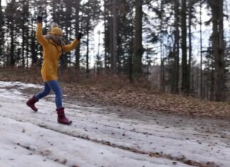 Чому лід такий слизький: нещодавно розгадана таємниця