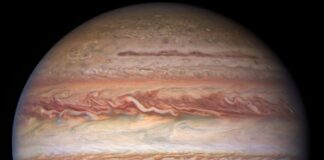 Jupiter est plus petite et plus plate qu’on ne le pensait : nouvelles mesures de Juno