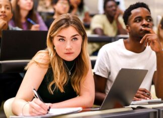 Розвиток Мозку Продовжується Набагато Долі Підліткового Вік: Дослідження Показує, Що Зрілість Досягається Близько 32 Років