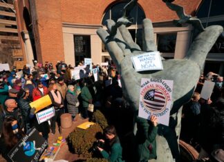 Скорочення у Федеральній Службі та Перебої з Енергопостачанням: Спільний Вплив