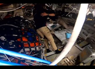 Lunární pocta: posádka Artemis 2 vzdala hold svým zesnulým manželům během rekordního letu