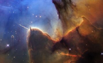 Хаббл святкує 36-річчя, зобразивши стрімку еволюцію туманності Трійник