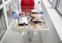 Дезінформація про вакцини проти COVID-19 ставить під загрозу безпеку пацієнтів при переливанні крові