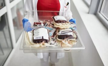 Дезінформація про вакцини проти COVID-19 ставить під загрозу безпеку пацієнтів при переливанні крові