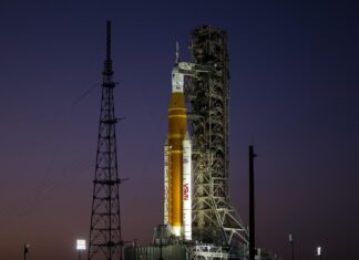 Artemis 2: Чому Висадки на Місяць Поки Ні?