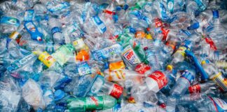 Plastikmüll und alte Autobatterien in sauberen Wasserstoff verwandeln