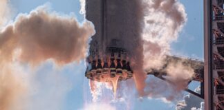 Starship Penerbangan 13 Digosok saat Liftoff