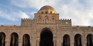 ¿Cuándo se construyó la Gran Mezquita de Kairouan?